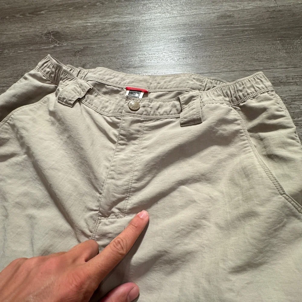 The North Face Horizon Cargo Shorts Mens Medium Tan Beige Nylon Hiking Outdoor
